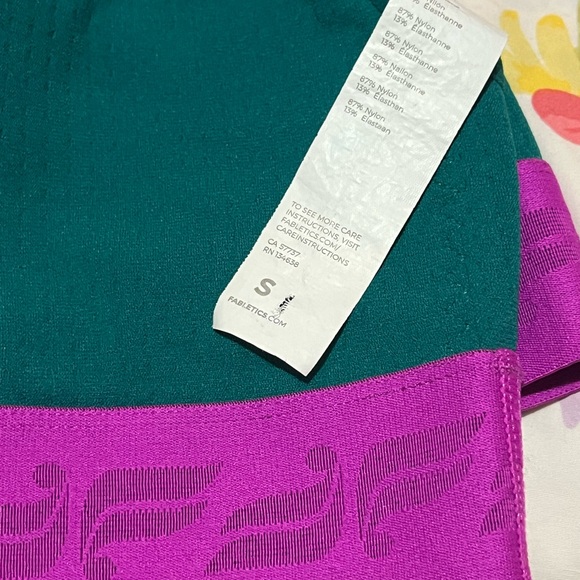 Fabletics Yoga Set - Picture 4 of 8